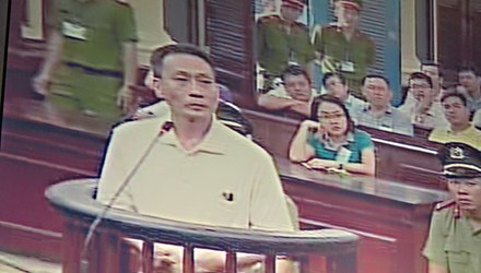 Hinh_Cuu_nhan_vien_HTV_lanh_an_tu_vi_viet_bai_tuyen_truyen_xuyen_tac_noi_xau_Dang_va_Nha_nuoc_AWNN