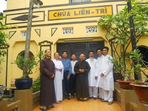 cac_lanh_dao_trong_hoi_dong_lien_ton_hop_tai_chua_lien_tri